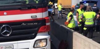 Incidente A12, auto si cappotta e si incendia: morta bimba di 4 anni