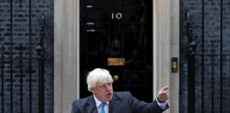 Gb, Johnson passa testimone a Truss: “Pieno sostegno”