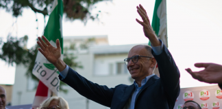 Elezioni 2022, Pd a piazza del Popolo. Chiusura ‘corale, da Bonaccini a Schlein, tanti sul palco con Letta