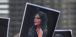 Iran, proteste per Mahsa: uccisa Hadis Najafi, aveva 20 anni
