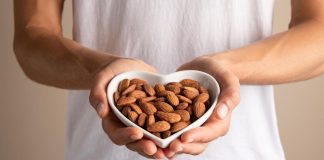 Mandorle alleate contro il rischio cardiovascolare