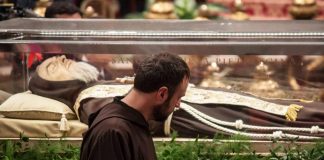 Padre Pio, arcivescovo Moscone: “Reliquia cuore esposta tutto l’anno? Farne uso parsimonioso”