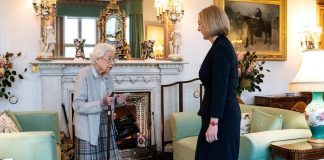 Regina Elisabetta, due giorni fa la visita di BoJo e Liz Truss