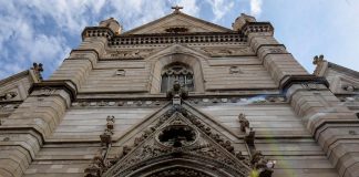 Napoli, si ripete miracolo San Gennaro: sangue sciolto