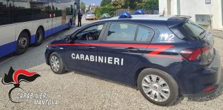 A soli 17 anni rapina un coetaneo sull’autobus: arrestato dai carabinieri di Castel d’Ario