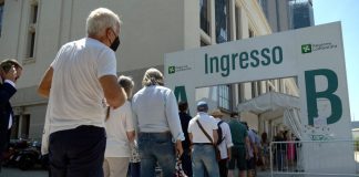 Covid, in Italia altri 34.444 casi e 41 decessi