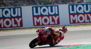 Bagnaia dietro Crutchlow nelle seconde libere a Sepang