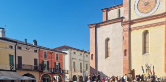 Tanta gente ad Asola per la rievocazione dell’Assedio: la “Valetudo” va alla contrada Sorbara