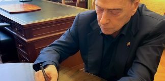 Berlusconi a Palazzo Madama per la registrazione da senatore