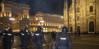 Violenze Capodanno a Milano, al via processo: vittima chiede 100mila euro