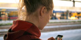 Cyberbullismo per 3 ragazzi su 4, cresce progetto ‘Cittadinanza digitale’