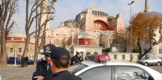 Turchia, arrestati 10 giornalisti di media pro-curdi