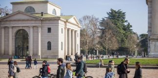 Covid Italia, contagi tornano a scendere in ultima settimana (-6,2%)