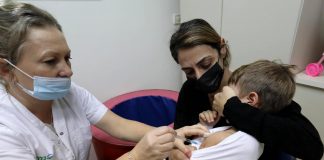 Vaccino covid under 5 anni, a chi è consigliato