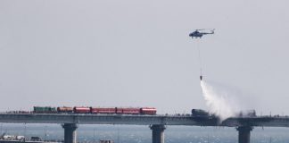 Crimea, Kiev: “Con ponte e incrociatore Moskva a picco simboli Russia”
