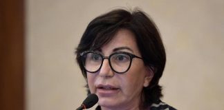 Mascherine, Gismondo: “Sì in ospedali e Rsa per rispetto e cautela”