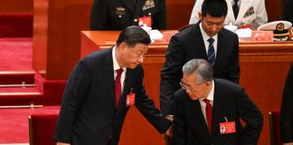 Cina, Hu portato via dal Congresso: “Non stava bene”