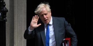 Gb, Johnson torna a Londra: 46 deputati Tory appoggiano sua rielezione