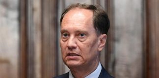 Governo, Ciriani: “Forza Italia? Responsabilità enorme per chi si sfila da maggioranza”