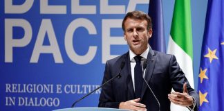 Ucraina, Macron: “Pace possibile è quella che Kiev deciderà”