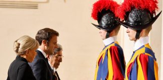Macron in Vaticano per l’incontro con il Papa