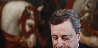 Ucraina, Draghi sente Zelensky: “Brutali attacchi aggravano responsabilità Russia”