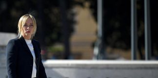 Meloni serra ranghi FdI: “Segnalate casi che danneggiano immagine partito”