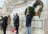 Governo, Meloni depone corona d’alloro a Tomba Milite Ignoto