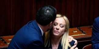 Governo, Meloni tra cori e applausi. Il gelo dell’opposizione