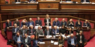 Governo, fiducia al Senato. Contanti, flat tax, Ucraina: cosa ha detto Meloni