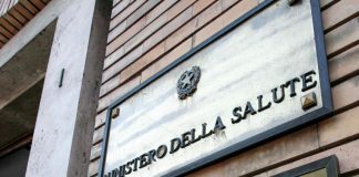 Listeria nei tramezzini al salmone: “Non consumate il prodotto”
