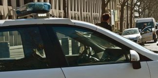 Orrore a Parigi, trovato corpo di una 12enne in un baule