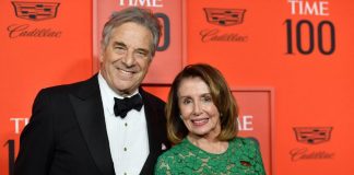 Usa, marito Pelosi aggredito in casa da uomo con martello
