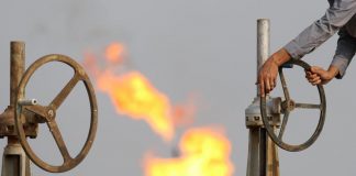 Petrolio, Opec+ discuterà strategia produzione per novembre: previsioni di tagli