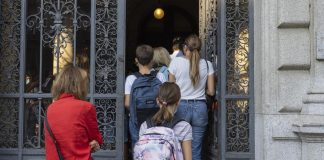 Scuola e covid, pediatri: “Lieve aumento contagi ma peggio deve arrivare”