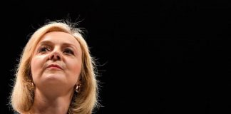 Gb, “telefono Truss intercettato: russi sospettati”