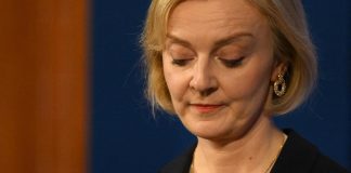 Gb, via ministra Interno: giorni critici per governo Truss