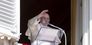 Papa “La pace non è mai armata nè violenta”