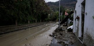 Frana a Ischia, una donna morta e 11 dispersi