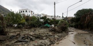 Frana a Ischia, i soccorritori alla ricerca dei dispersi