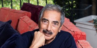 Marino Bartoletti porta in scena lo spettacolo “ZazzarazzaZ, pedalando e cantando nella storia”