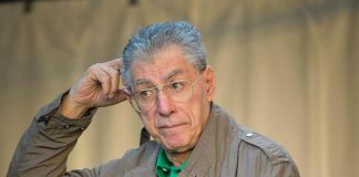 Lega, Bossi in ospedale dopo malore in casa