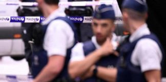 Poliziotto ucciso a coltellate a Bruxelles