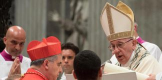 Vaticano, il fratello di Becciu alla Zambrano: “Porta la registrazione del Papa, ordine di A”