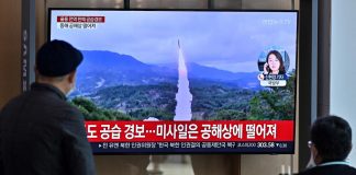 Nord Corea, Seul denuncia lancio 10 missili: “Mai arrivati così vicini”