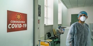 Covid, Fiaso: “Epidemia persistente ma con forme meno gravi”