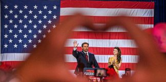 Elezioni midterm Usa 2022, DeSantis stravince e sfida Trump per 2024