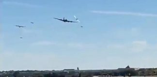 Usa, schianto tra due aerei all’air show Dallas – Video