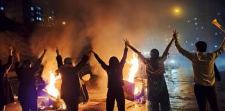 Iran, proteste nelle città: violente repressioni e diversi morti