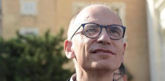 Letta a corteo pace, spunta contestatore: “Basta invio armi”
